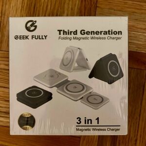 Geek Fully 3-in-1 Magnetic Wireless Charger